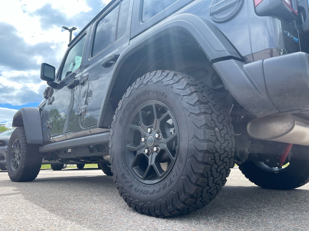 Used 2025 Jeep Wrangler 4xe Sport SUV