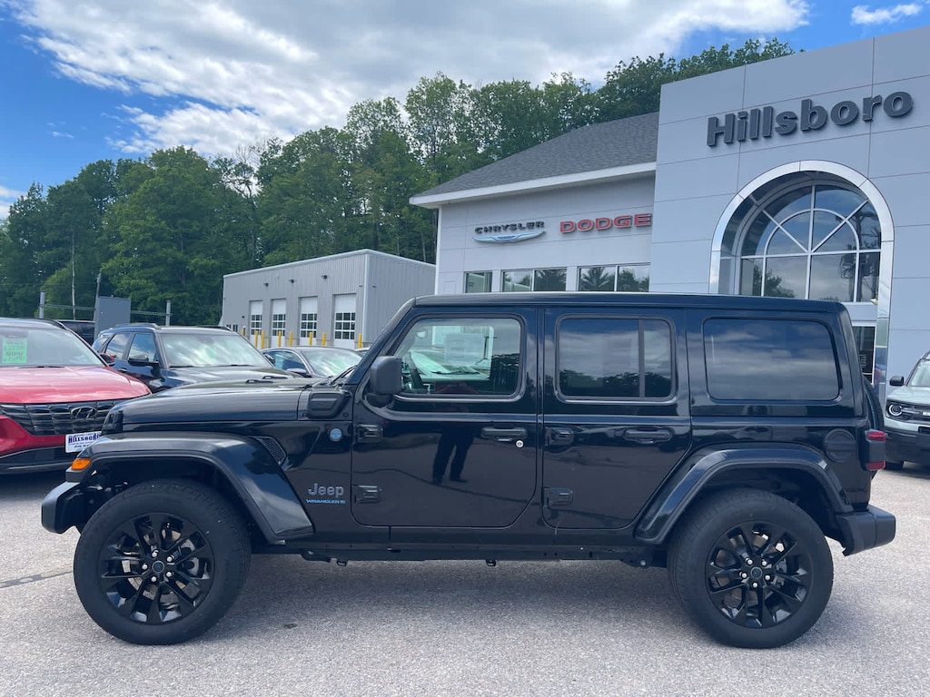 Used 2025 Jeep Wrangler 4xe Sahara SUV