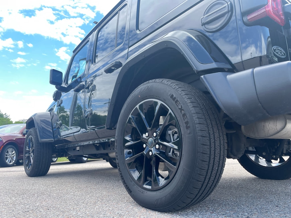 Used 2025 Jeep Wrangler 4xe Sahara SUV