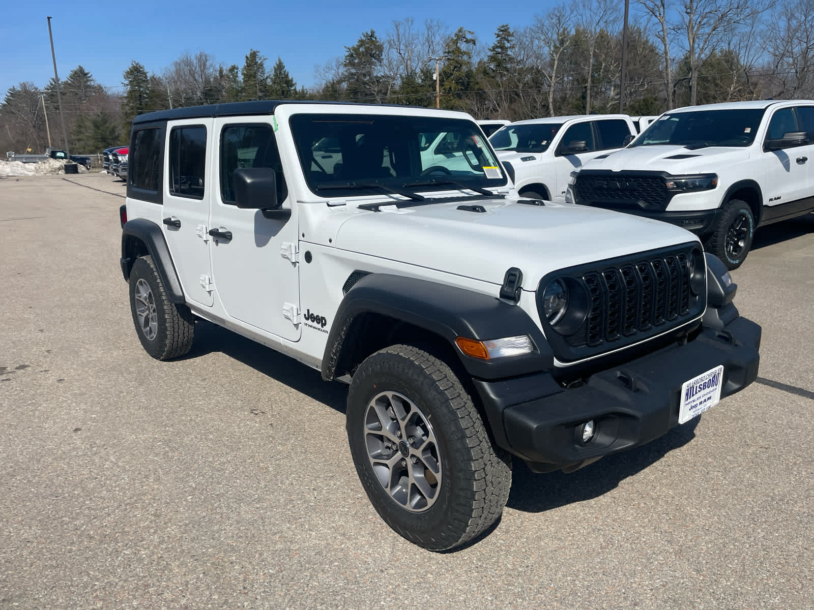 2025 Jeep Wrangler Sport photo 3