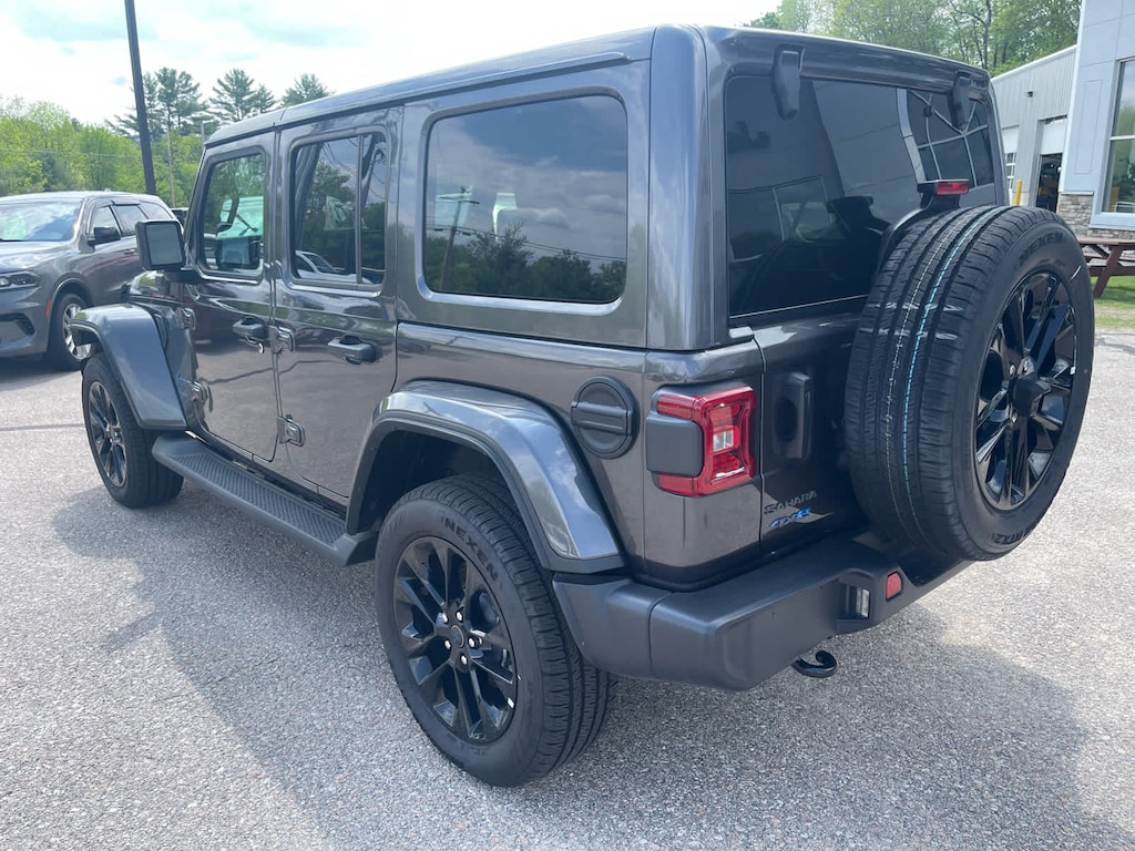 Used 2025 Jeep Wrangler 4xe Sahara SUV