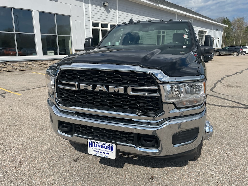 New 2024 Ram 3500 Chassis Cab 3500 TRADESMAN CHASSIS REGULAR CAB 4X4 60' CA Pickup
