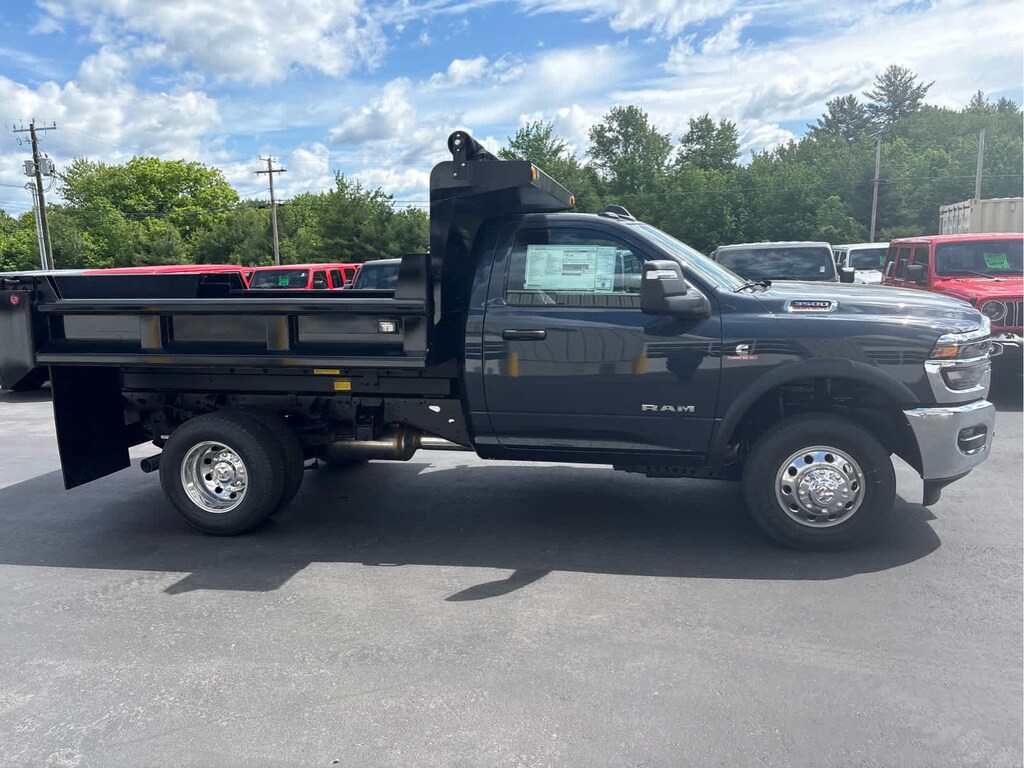 New 2026 Ram 3500 Chassis Cab BIG HORN REGULAR 4X4 60' CA Pickup