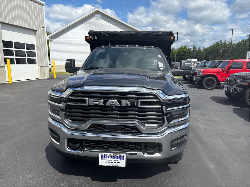 New 2026 Ram 3500 Chassis Cab BIG HORN REGULAR 4X4 60' CA Pickup