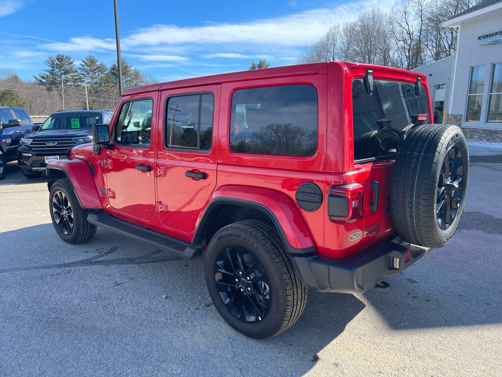 Used 2025 Jeep Wrangler 4xe Sahara SUV