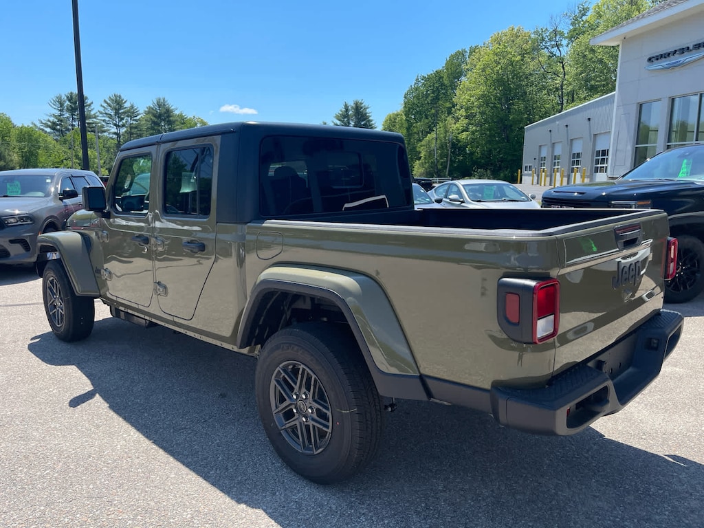 New 2026 Jeep Gladiator Sport Pickup