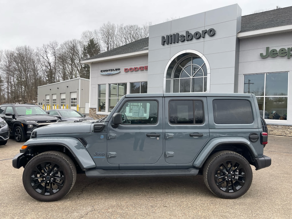 Used 2025 Jeep Wrangler 4xe Sahara SUV