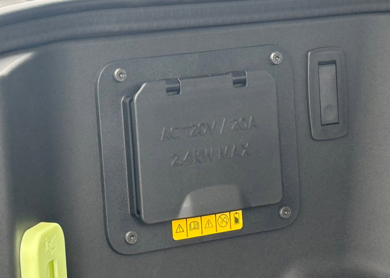 2025 Ford F-150 Lightning Flash - Photo 21