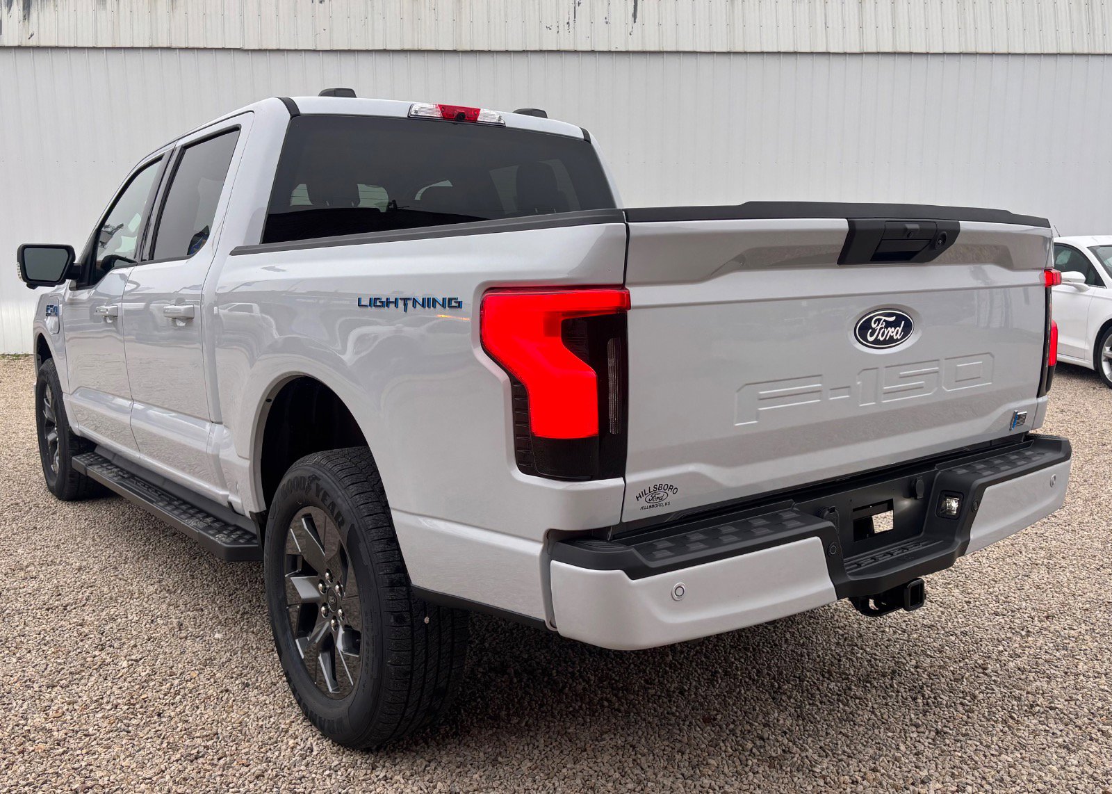 2025 Ford F-150 Lightning Flash - Photo 12