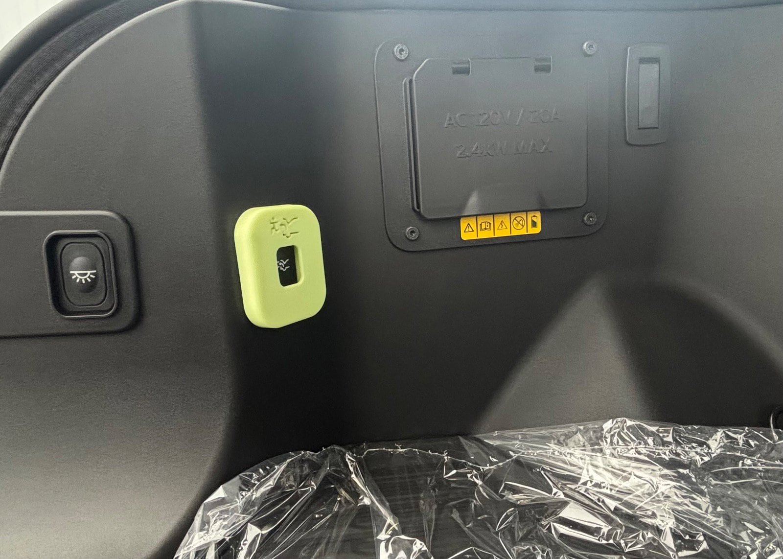 2025 Ford F-150 Lightning Flash - Photo 22