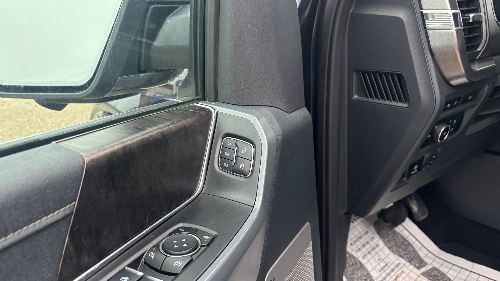 2022 Ford F-150 Lariat - Photo 30