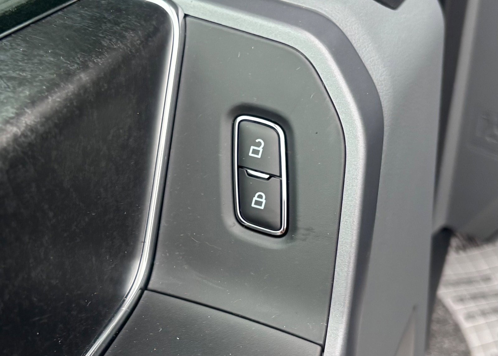 2025 Ford F-150 Lightning Flash - Photo 47