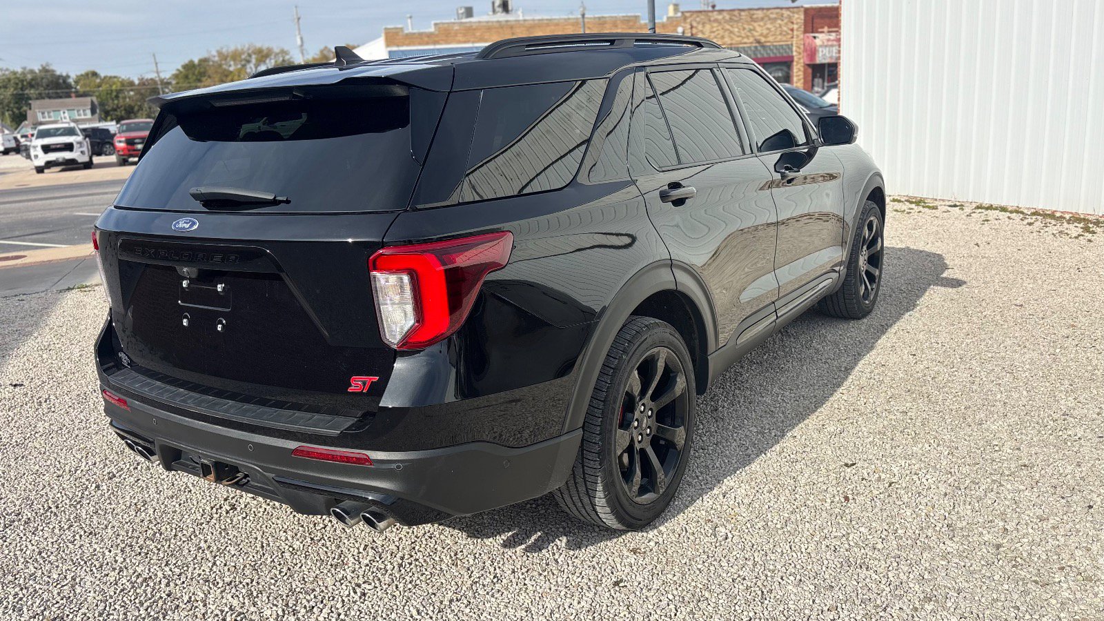 2021 Ford Explorer ST photo 2
