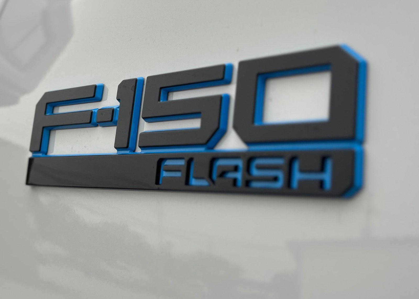 2025 Ford F-150 Lightning Flash - Photo 36
