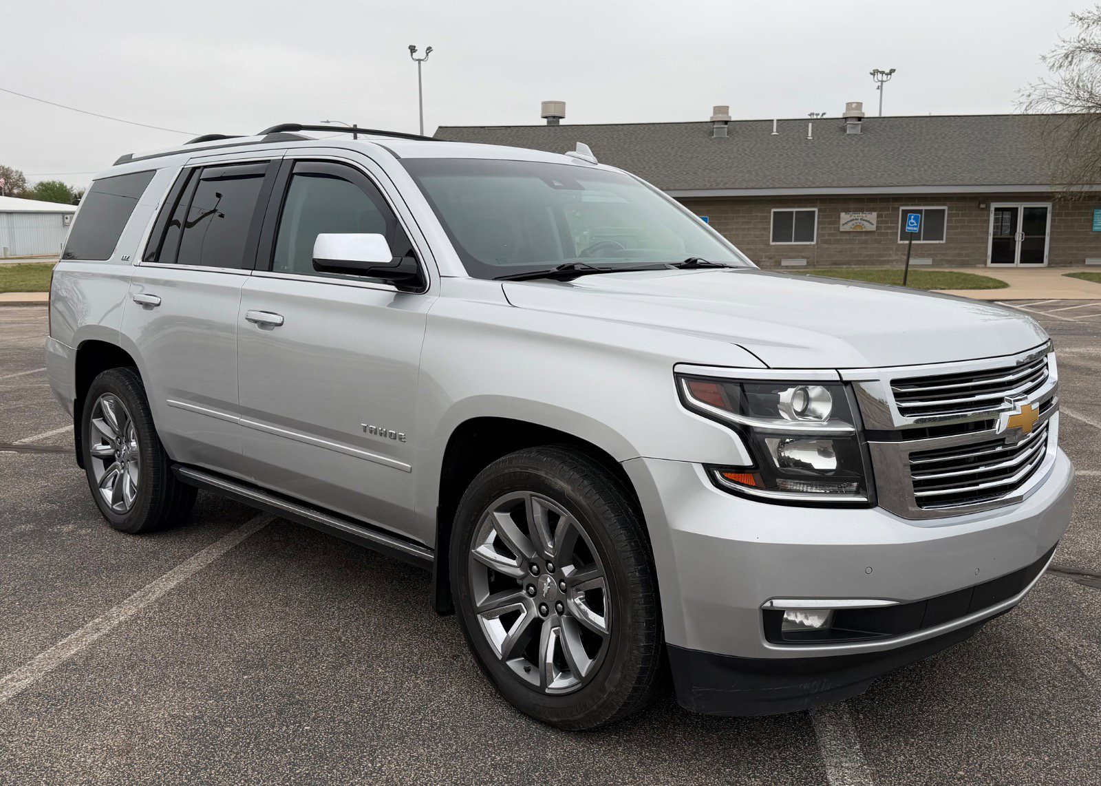 Silver Ice Metallic 2016 Chevrolet Tahoe LTZ 4WD SUV / Crossover Four-Wheel Drive 6-Speed Automatic