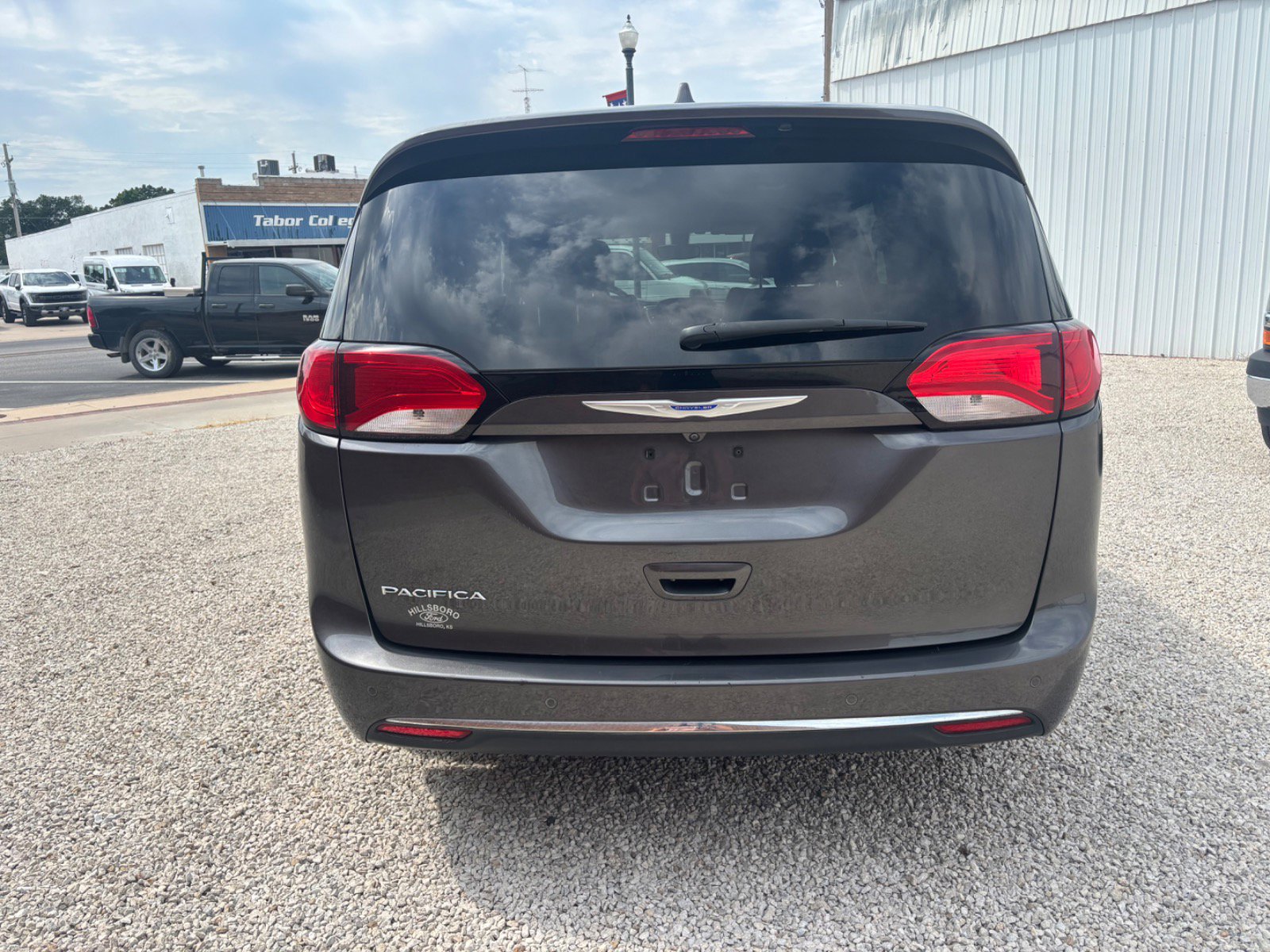 2018 Chrysler Pacifica Touring L photo 4