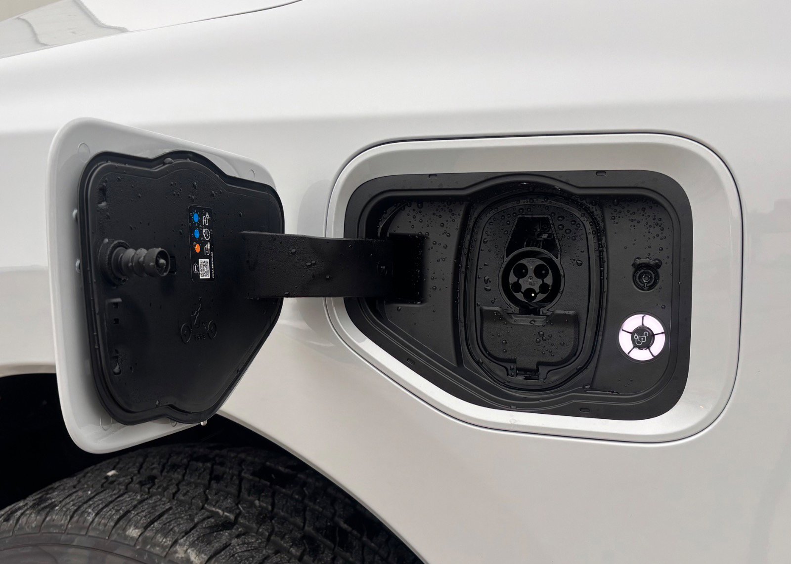 2025 Ford F-150 Lightning Flash - Photo 34