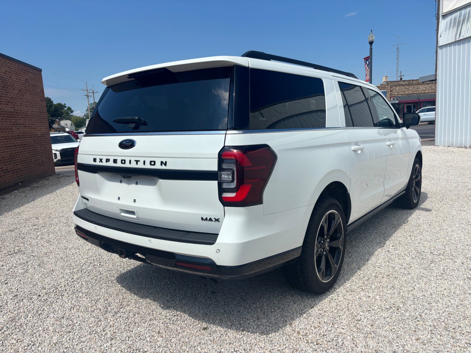 2023 Ford Expedition MAX Limited photo 3