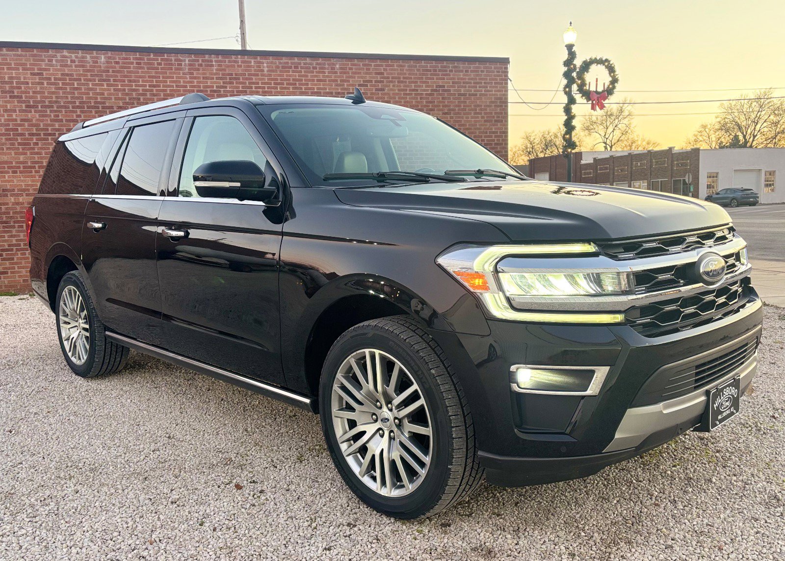 2024 Ford Expedition Limited's photo