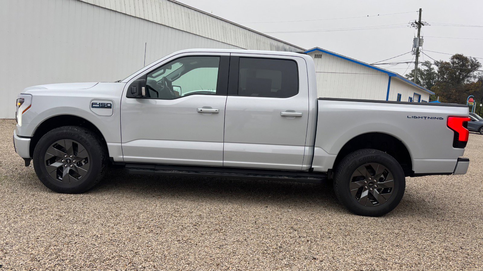 2025 Ford F-150 Lightning Flash - Photo 13