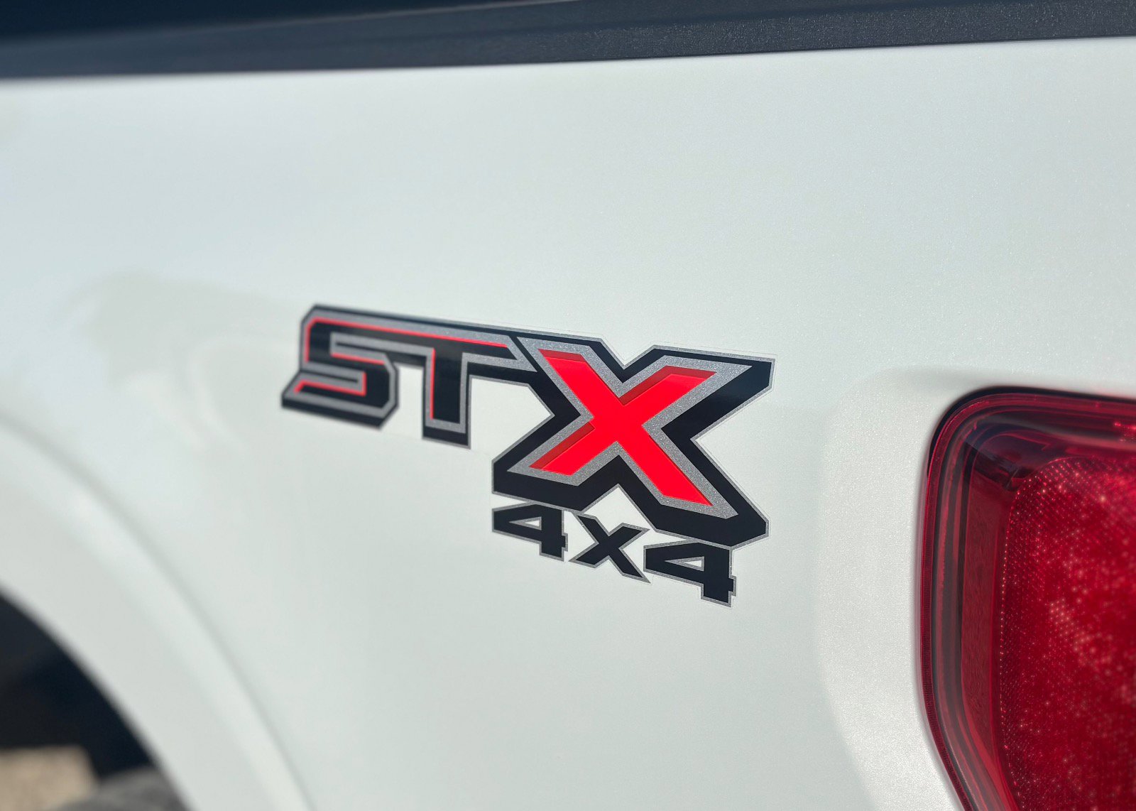 2022 Ford F-150 XL - Photo 11