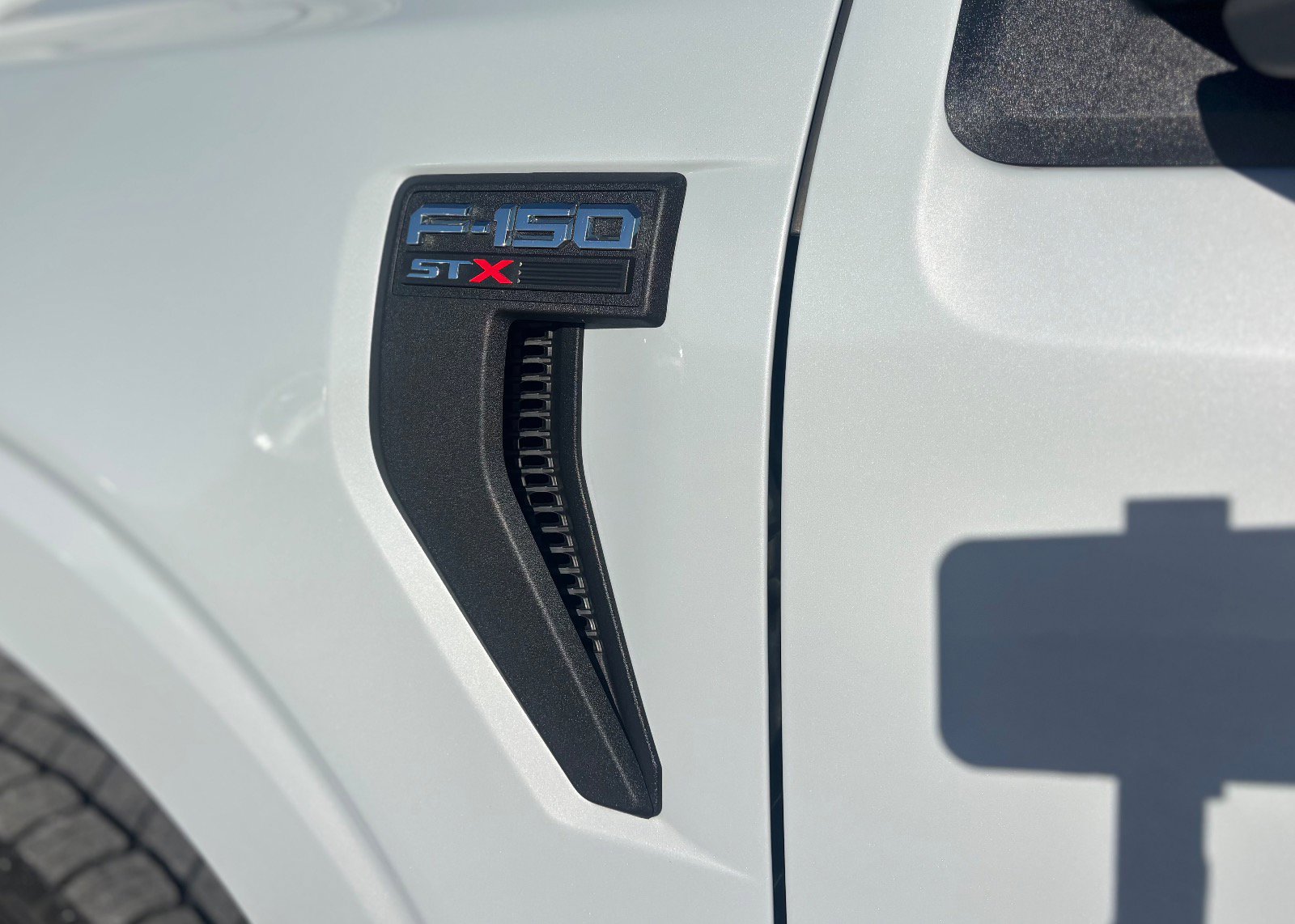 2022 Ford F-150 XL - Photo 12