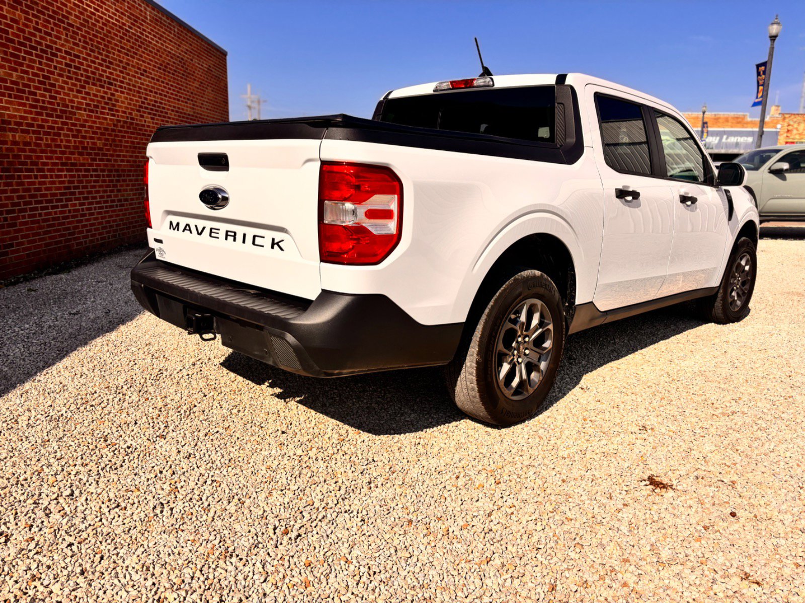 2023 Ford Maverick XLT photo 2