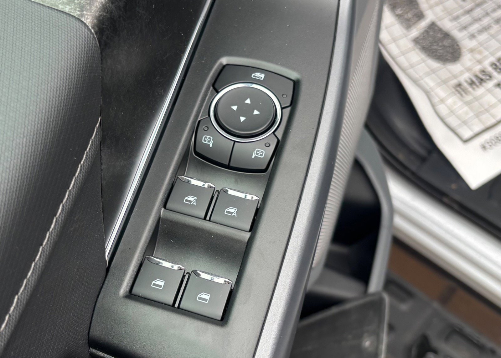 2025 Ford F-150 Lightning Flash - Photo 46