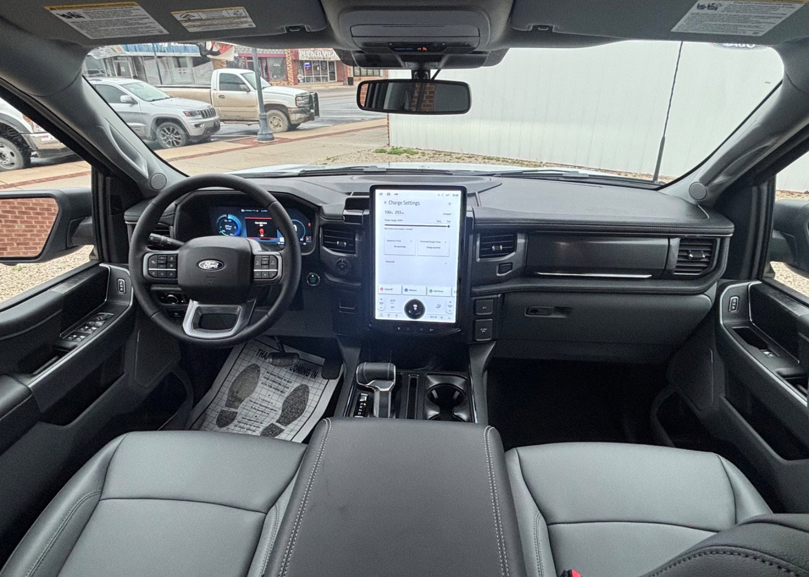 2025 Ford F-150 Lightning Flash - Photo 44