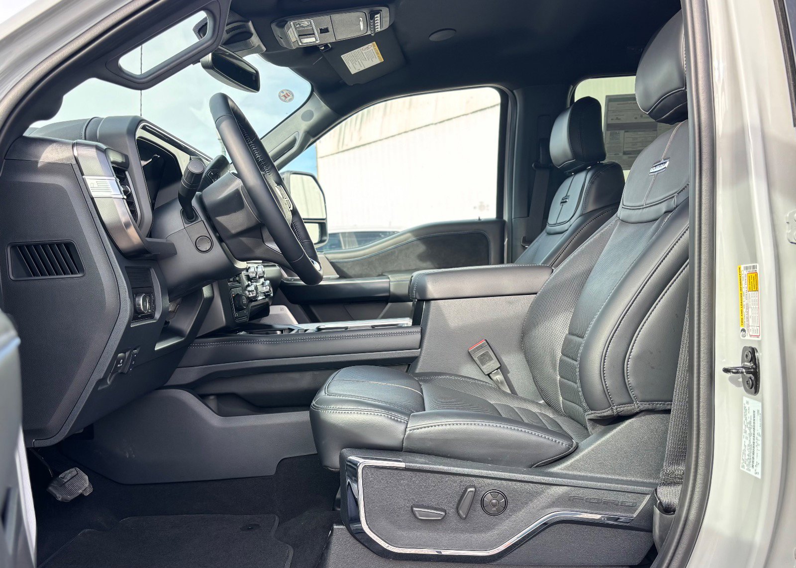 2026 Ford F-250 Super Duty Platinum - Photo 26