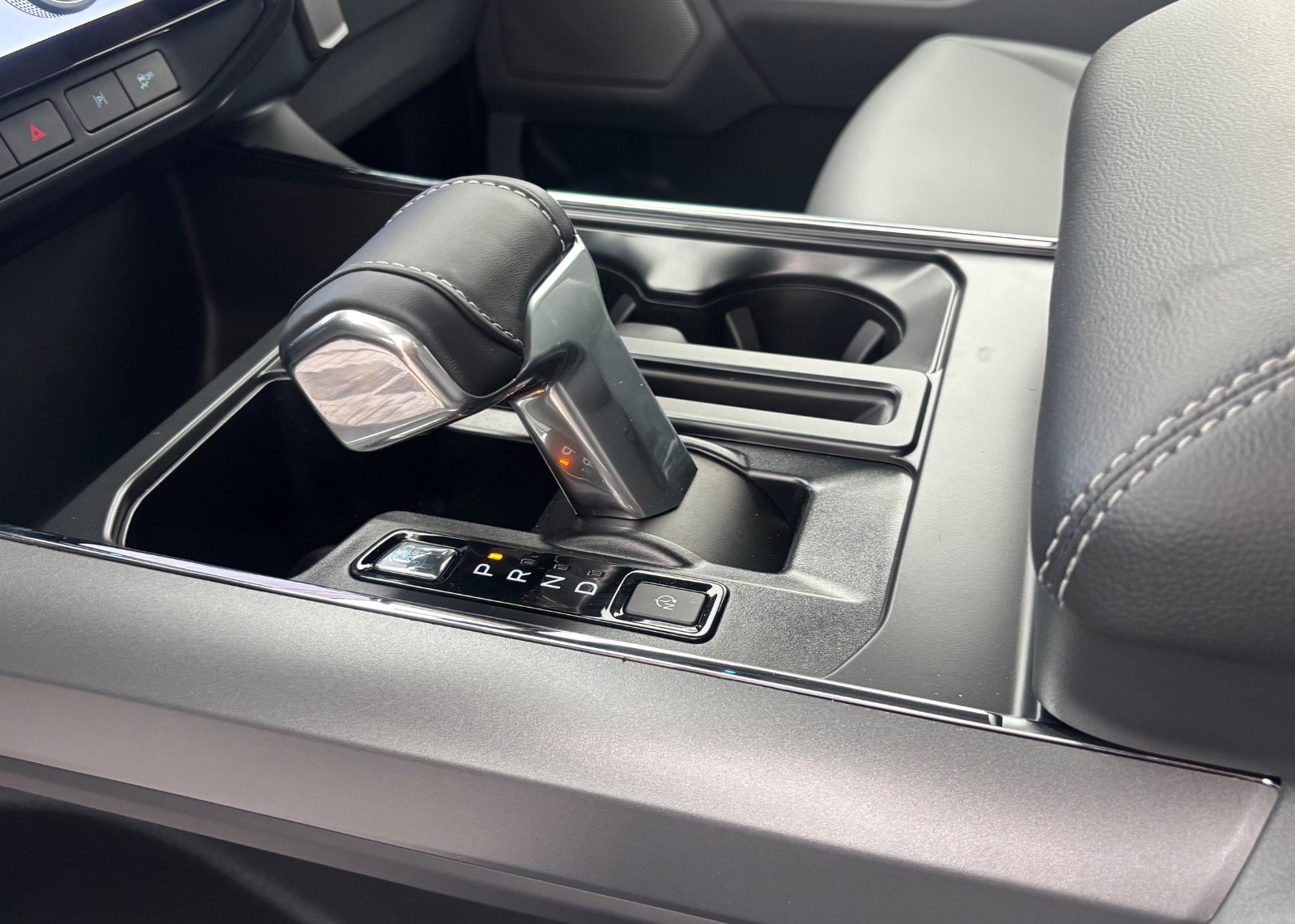 2025 Ford F-150 Lightning Flash - Photo 67