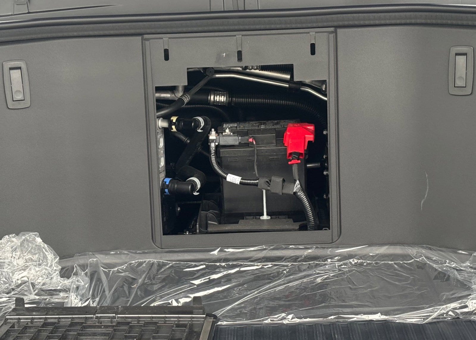 2025 Ford F-150 Lightning Flash - Photo 19