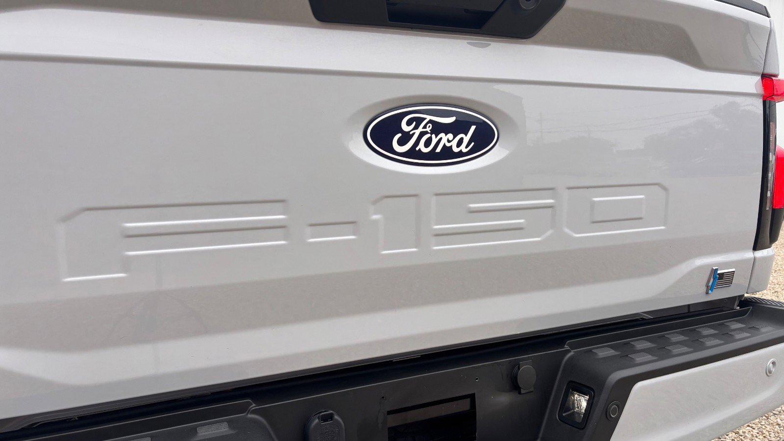 2025 Ford F-150 Lightning Flash - Photo 26