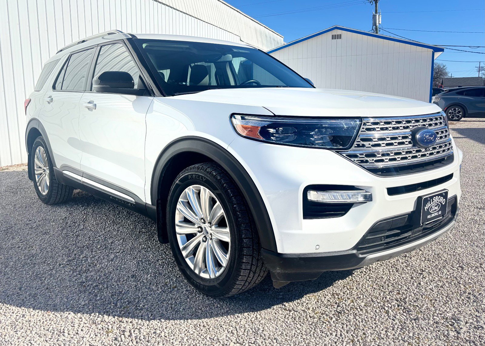2020 Ford Explorer Limited's photo