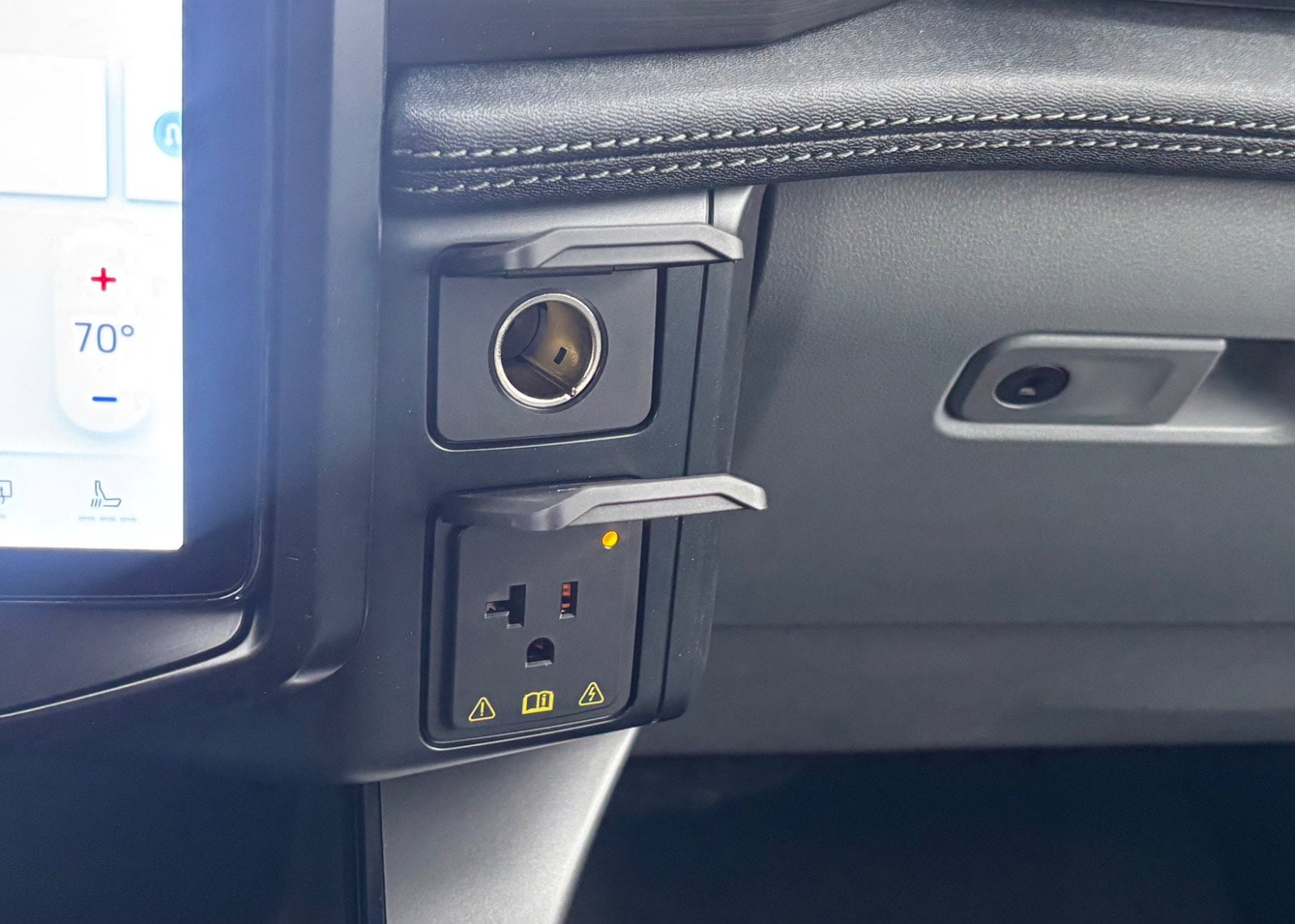 2025 Ford F-150 Lightning Flash - Photo 63
