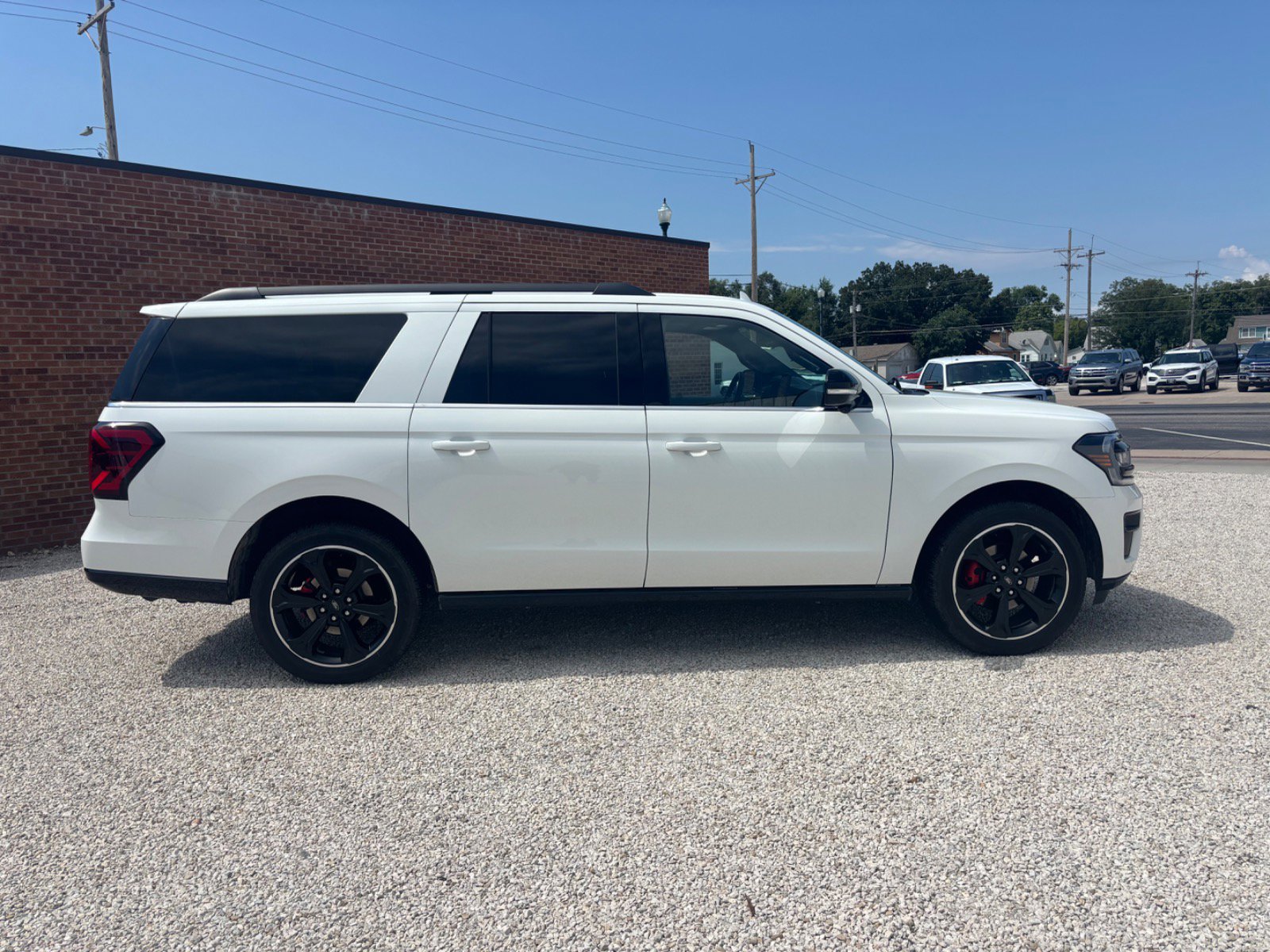 2023 Ford Expedition MAX Limited photo 2