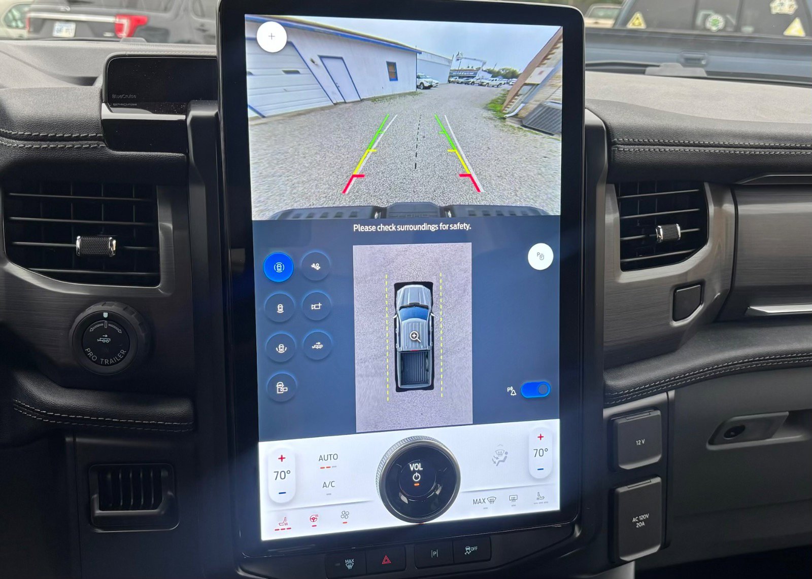 2025 Ford F-150 Lightning Flash - Photo 57