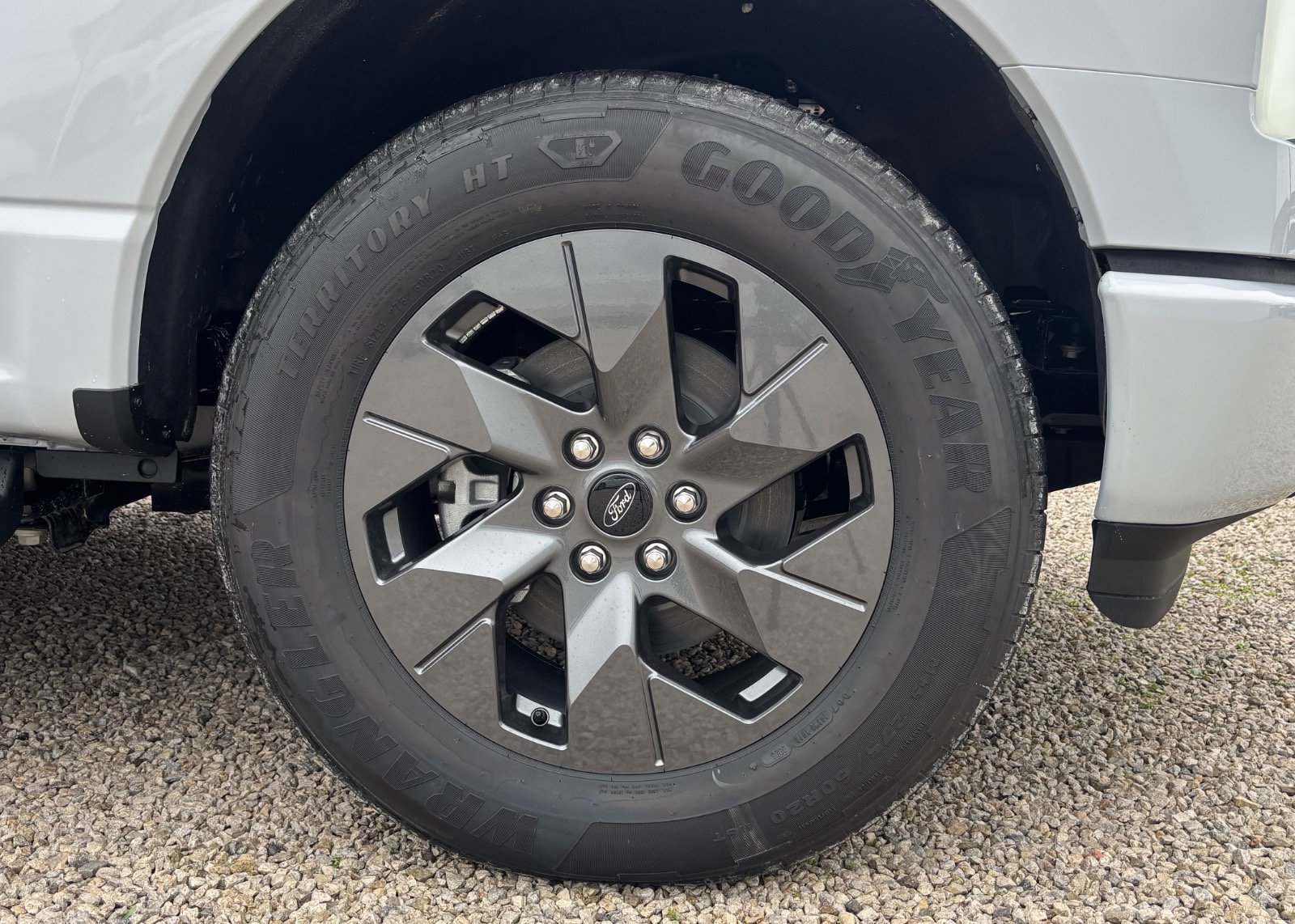 2025 Ford F-150 Lightning Flash - Photo 31