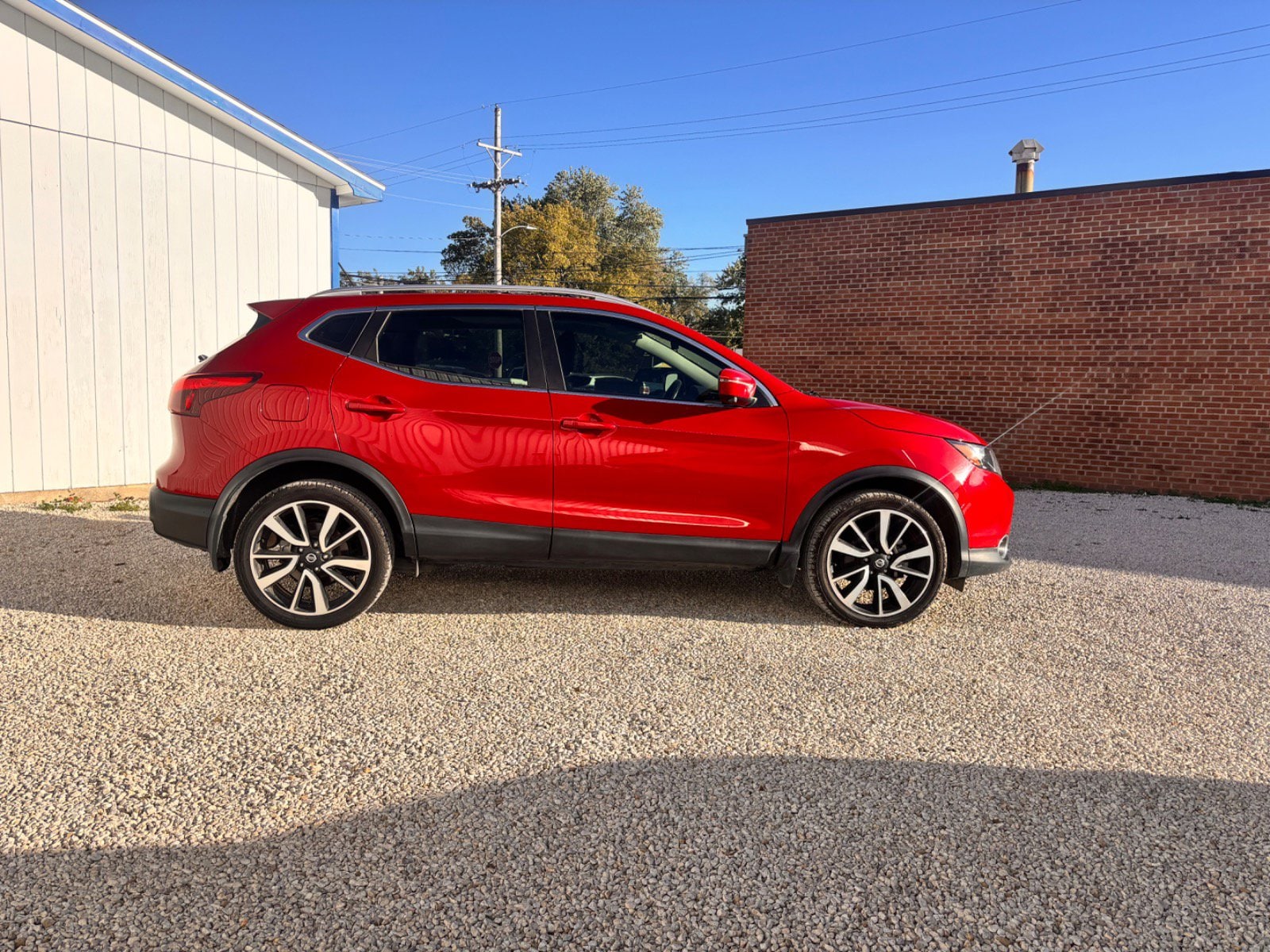 Used 2017 Nissan Rogue Sport SL with VIN JN1BJ1CR0HW136758 for sale in Hillsboro, KS