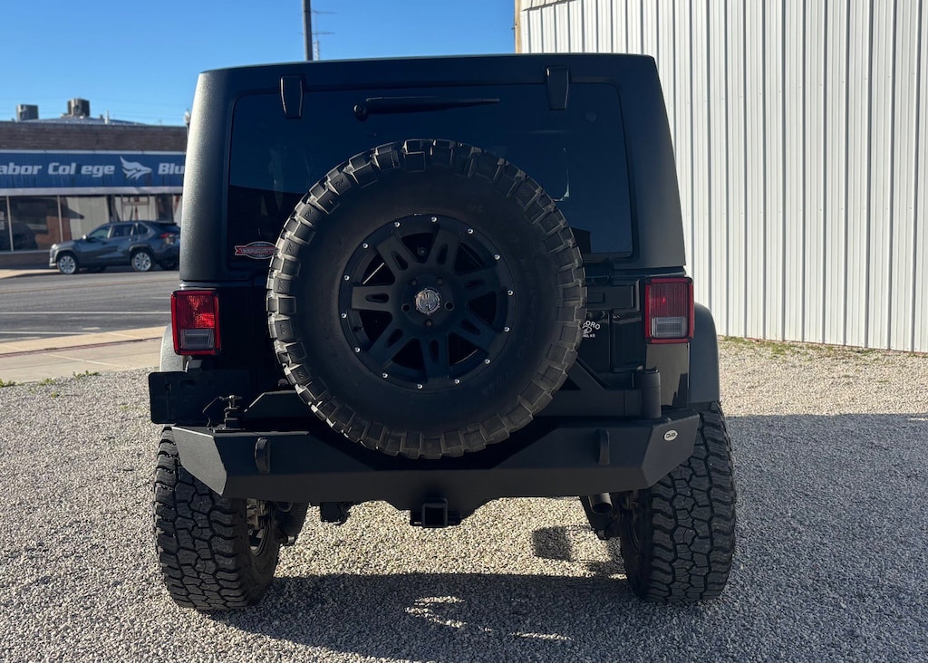 Used 2016 Jeep Wrangler Unlimited Rubicon SUV