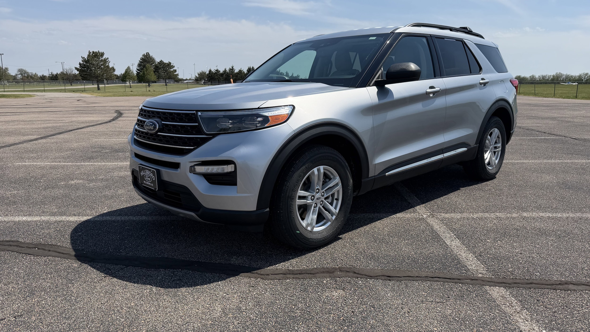 2023 Ford Explorer XLT 4WD's photo