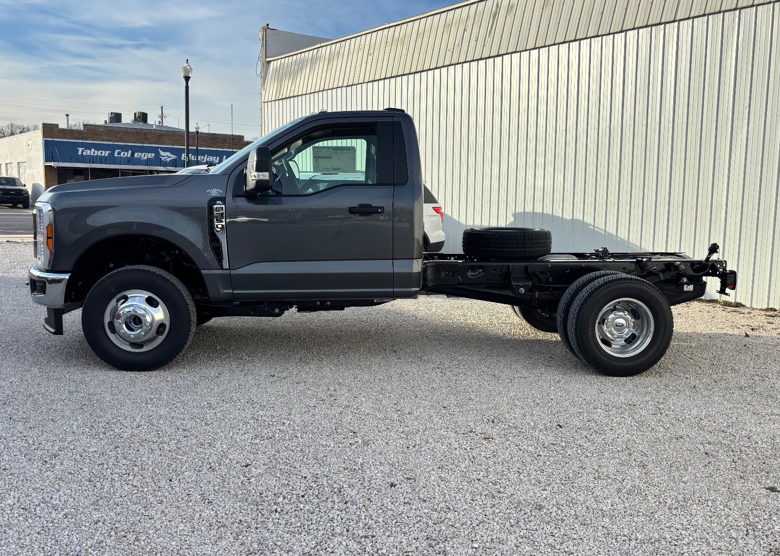 2026 Ford F-350 Super Duty Chassis Cab XL - Photo 6