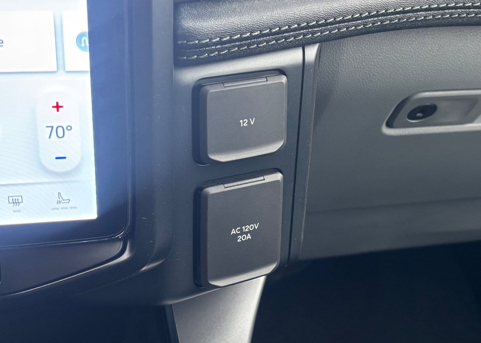 2025 Ford F-150 Lightning Flash - Photo 62