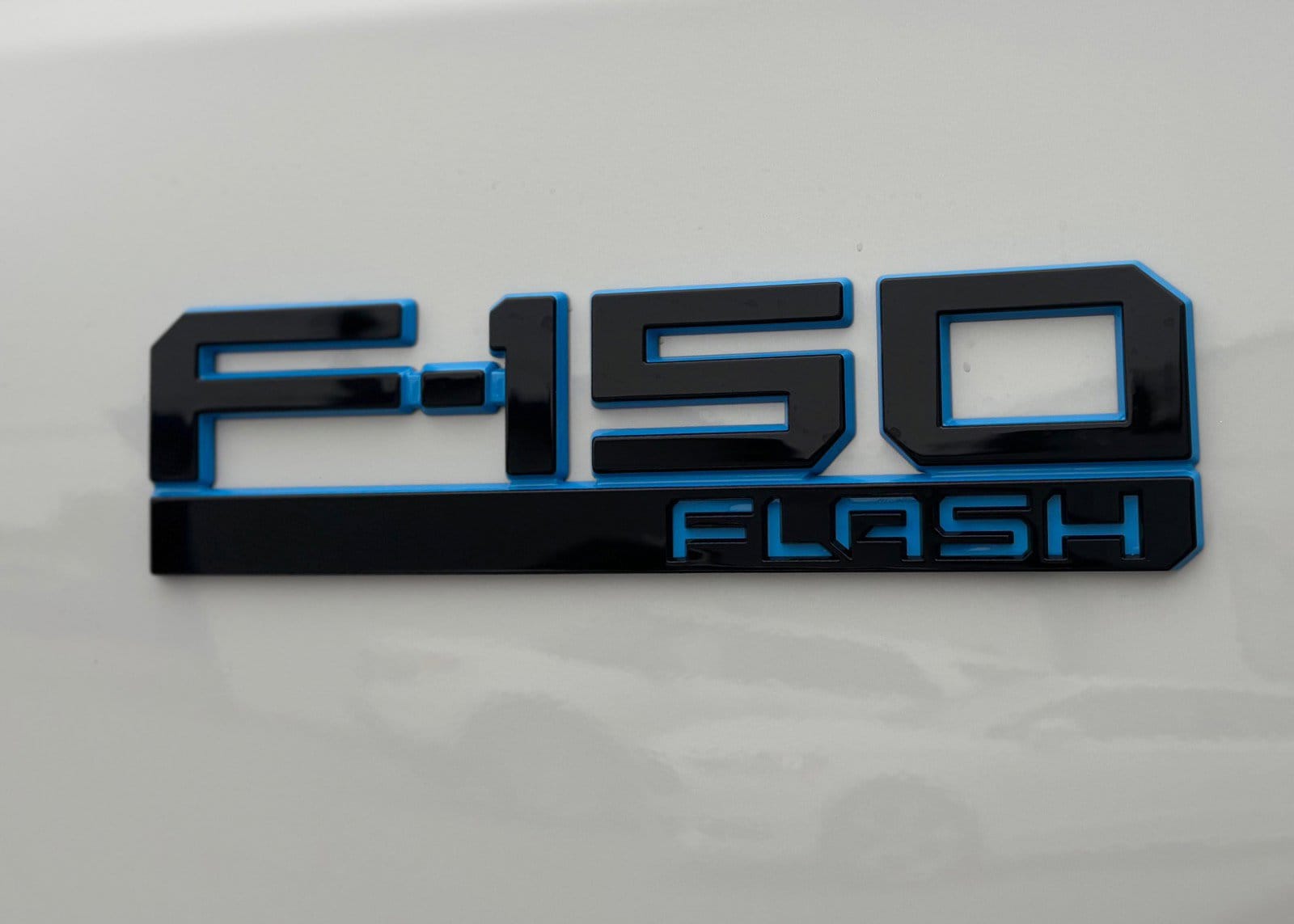 2025 Ford F-150 Lightning Flash - Photo 24