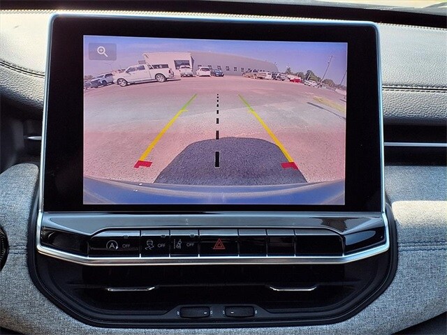 2024 Jeep Compass Latitude photo 4