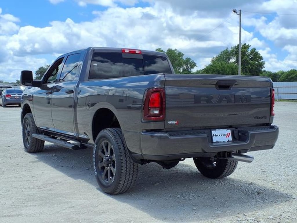 New 2026 Ram 2500 BLACK EXPRESS CREW CAB 4X4 6'4 BOX Pickup