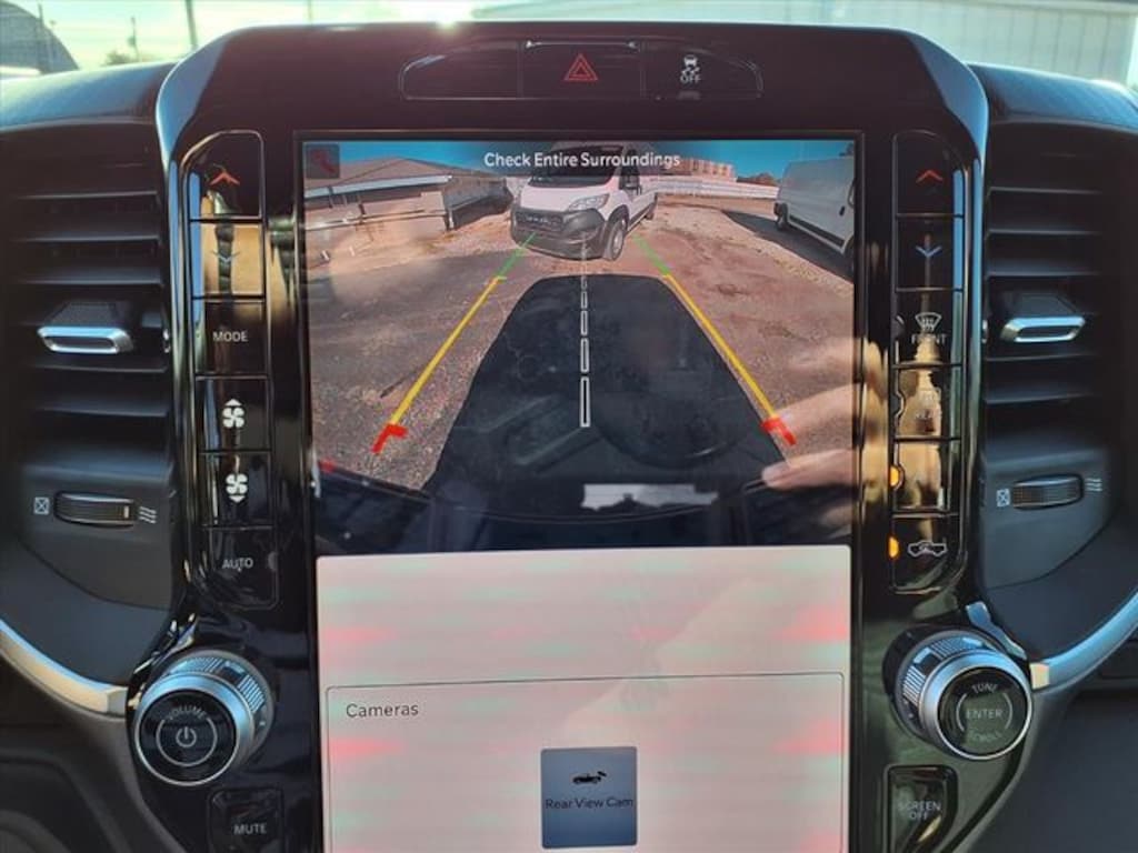 New 2026 Ram 2500 BIG HORN CREW CAB 4X4 6'4 BOX Pickup