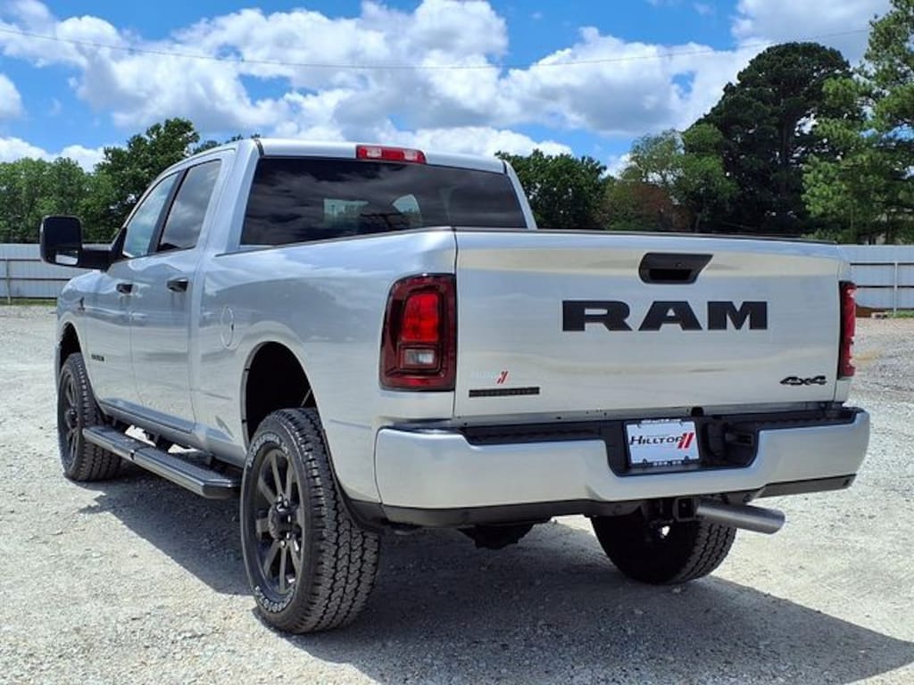 New 2026 Ram 2500 BIG HORN CREW CAB 4X4 6'4 BOX Pickup