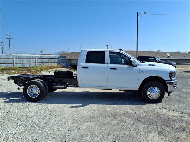 2026 Ram 3500 Tradesman photo 2