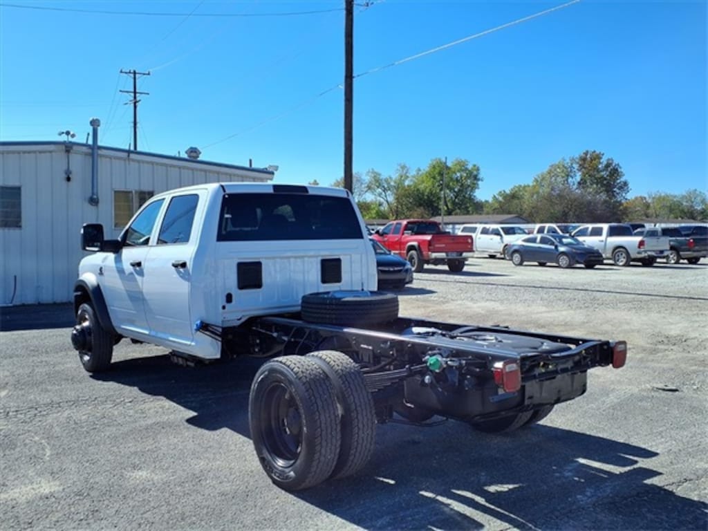New 2026 Ram 5500 Chassis Cab TRADESMAN CREW 4X4 60' CA Pickup